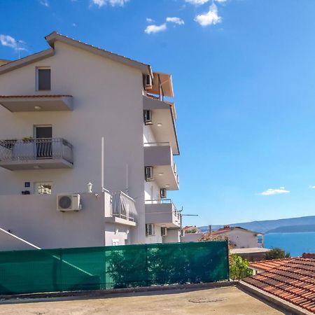 Apartments Sonata Omiš Eksteriør billede