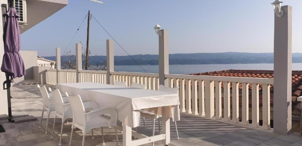 Apartments Sonata Omiš Eksteriør billede